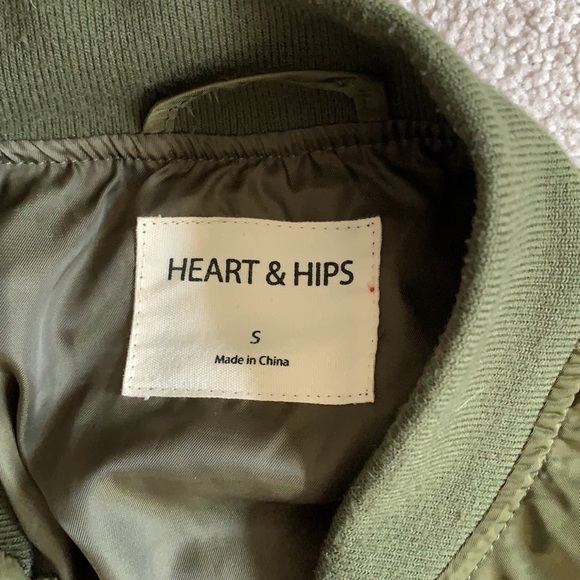 Green khaki vest from forever21 - Picture 2 of 4